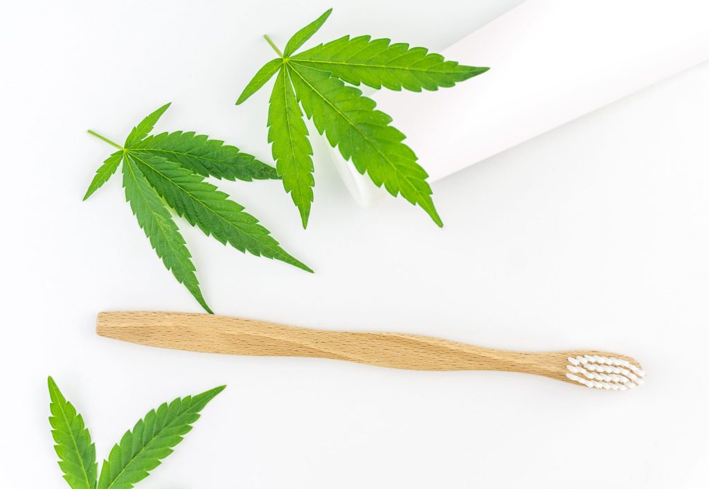 condicoes odontologicas tratadas com cannabis